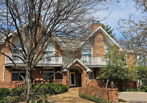 28 Country Club Terrace, Kirkwood, MO 63122