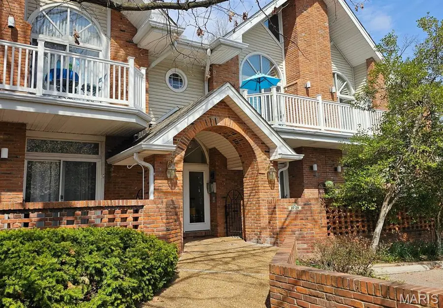 28 Country Club Terrace, Kirkwood, MO 63122 - #2