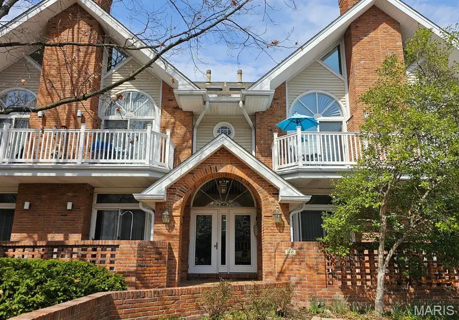 28 Country Club Terrace, Kirkwood, MO 63122 - #3