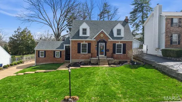 1006 Briarton Drive, St Louis, MO 63126