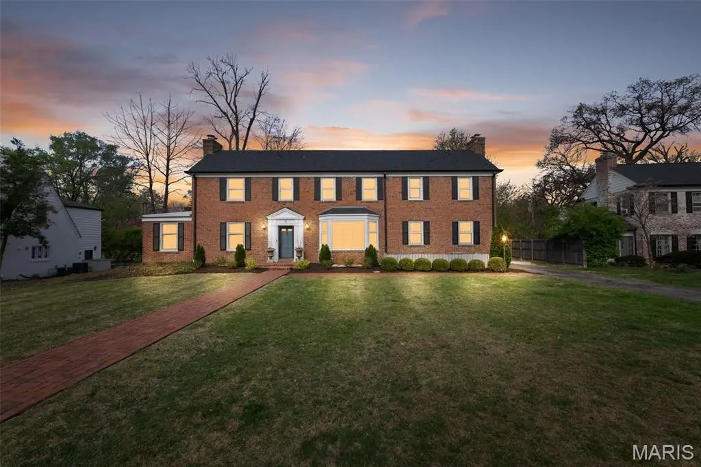 6 Willow Hill Road, Ladue, MO 63124 - #1