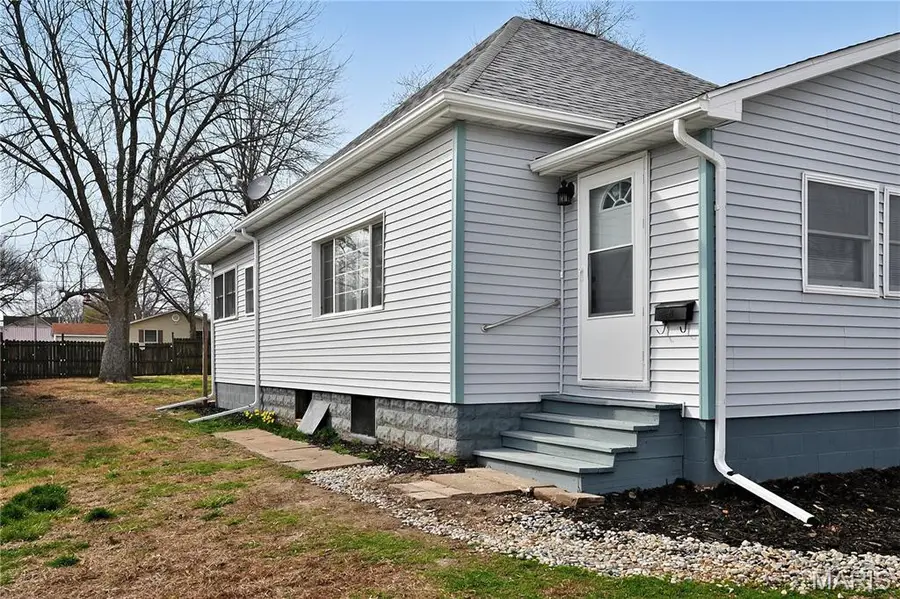 839 S Jackson Street, Litchfield, IL 62056 - #3