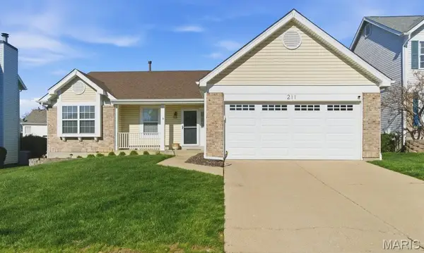 211 Cheval Square Drive, Chesterfield, MO 63005