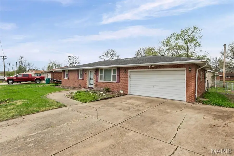 1374 Saint Thomas Road, Granite City, IL 62040 - #2