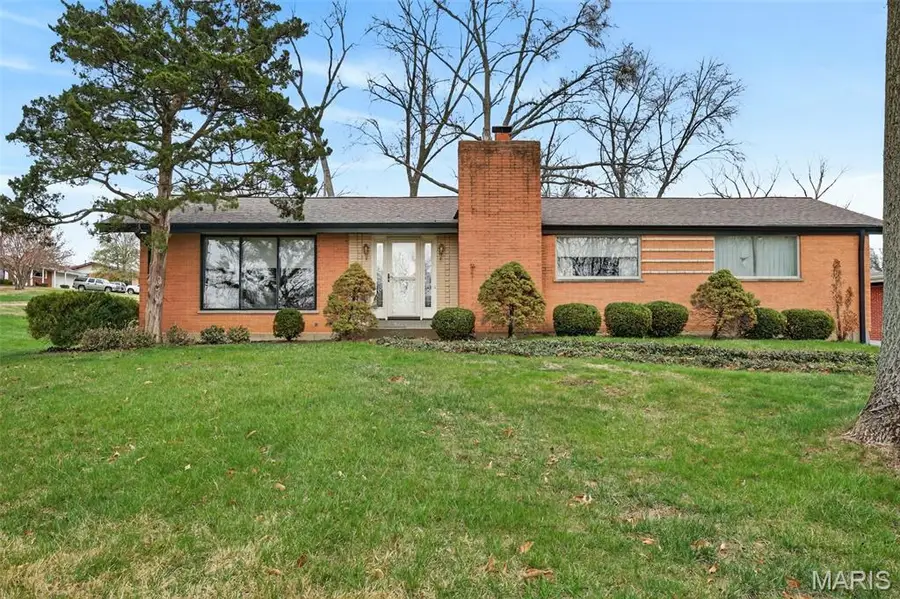 6 Seawood Court, Saint Louis, MO 63146 - #2