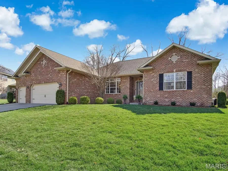 405 Wolfpass Drive, Ofallon, IL 62269 - #2