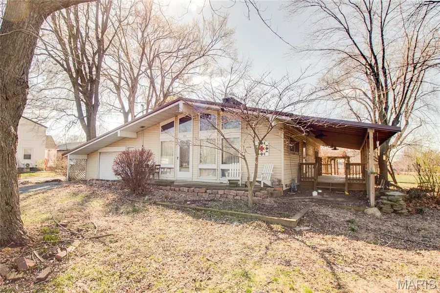 800 W Warren Street, Bunker Hill, IL 62014 - #2