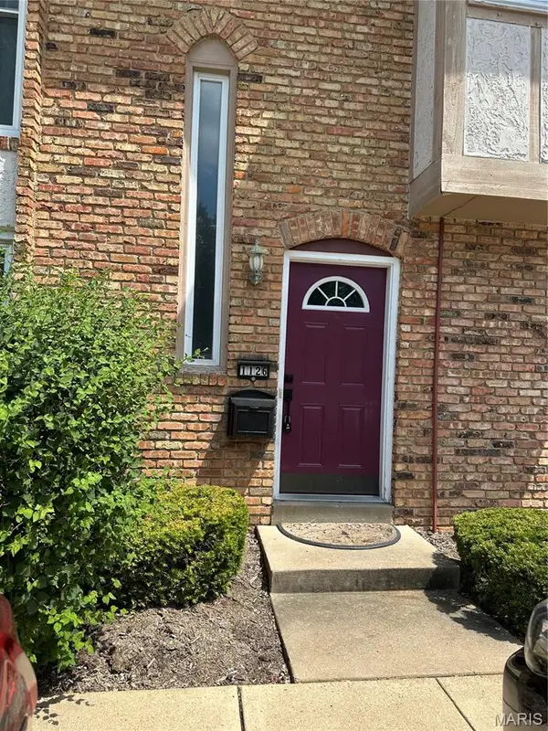 1126 Rue La Chelle Walk #1126, Creve Coeur, MO 63141