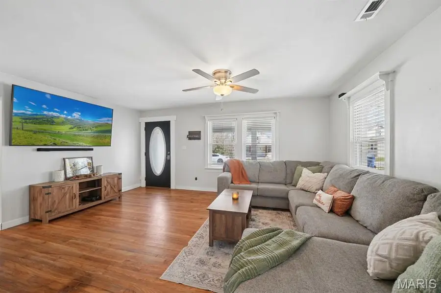 404 E Lakeview Drive, Warrenton, MO 63383 - #2