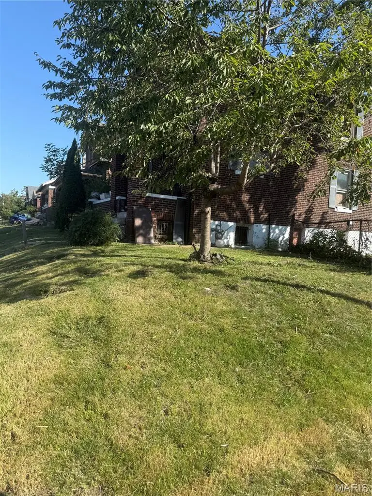 4628 Elmbank Avenue, Saint Louis, MO 63115 - #2