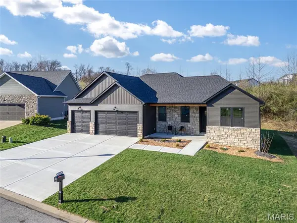 7975 Matterhorn Canyon Road, Caseyville, IL 62232