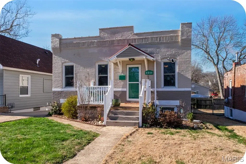 4044 Walsh Street, Saint Louis, MO 63116 - #1