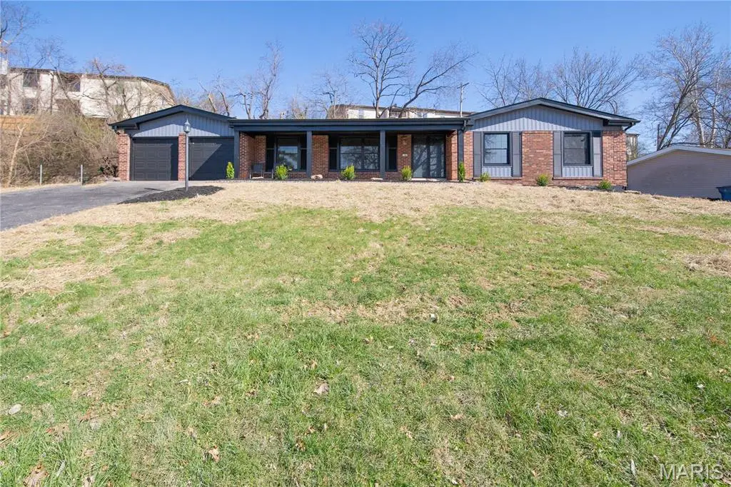 156 Forest Brook Lane, Saint Louis, MO 63146 - #1