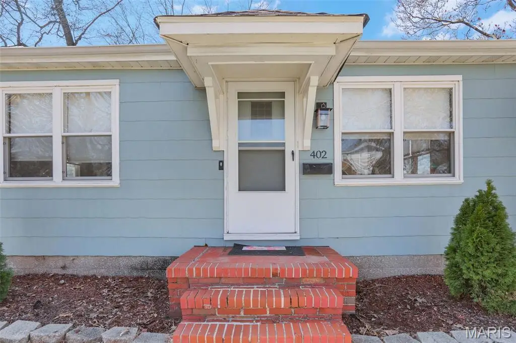 402 S 9th Street, Wood River, IL 62095 - #1