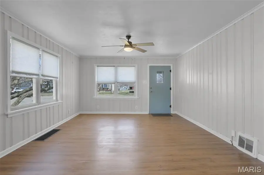 402 S 9th Street, Wood River, IL 62095 - #3