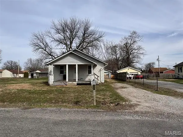 128 Big 4 Place, Granite City, IL 62040