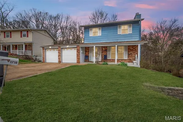 1721 Burgess Way, Barnhart, MO 63012