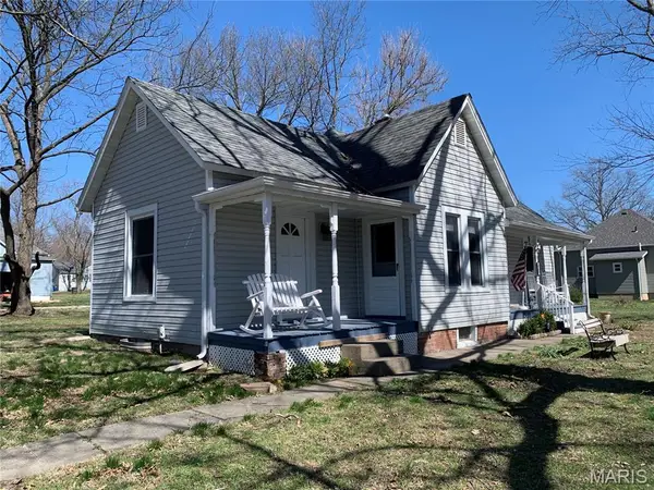 422 Stephen Avenue, Greenville, IL 62246