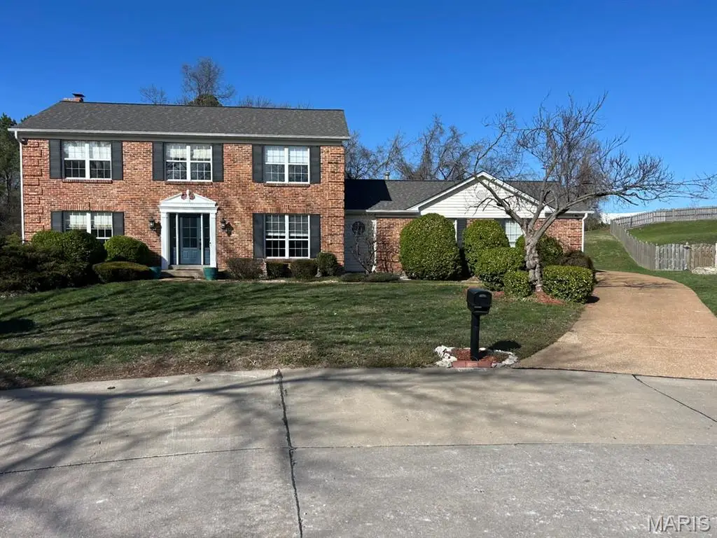 6301 Highland Estates Drive, Saint Louis, MO 63129 - #1