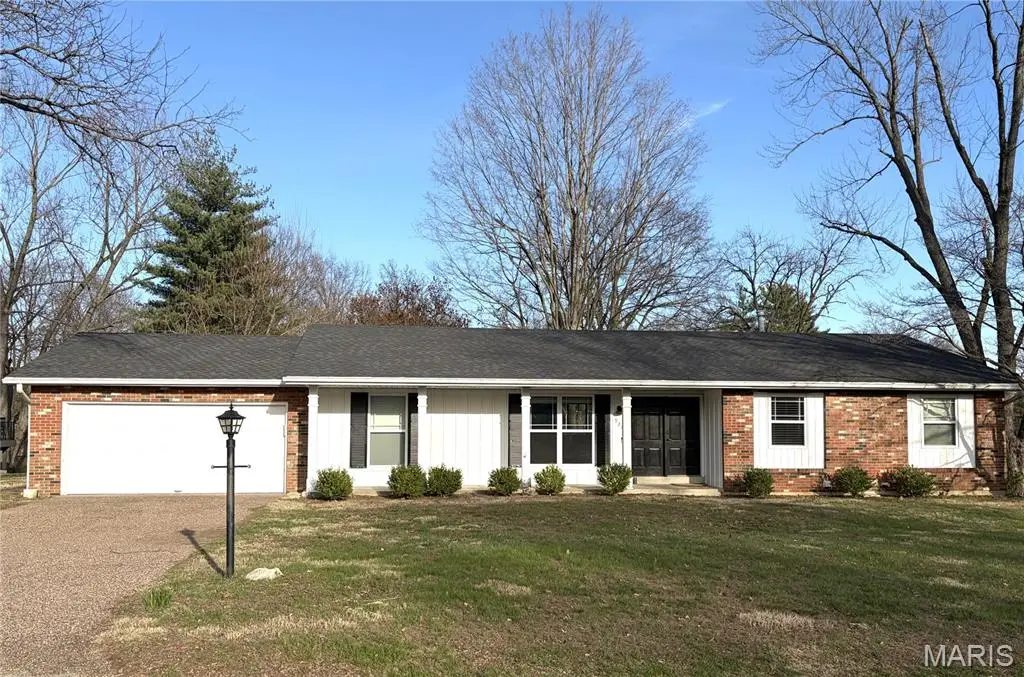 921 Surrey Court, Edwardsville, IL 62025 - #1