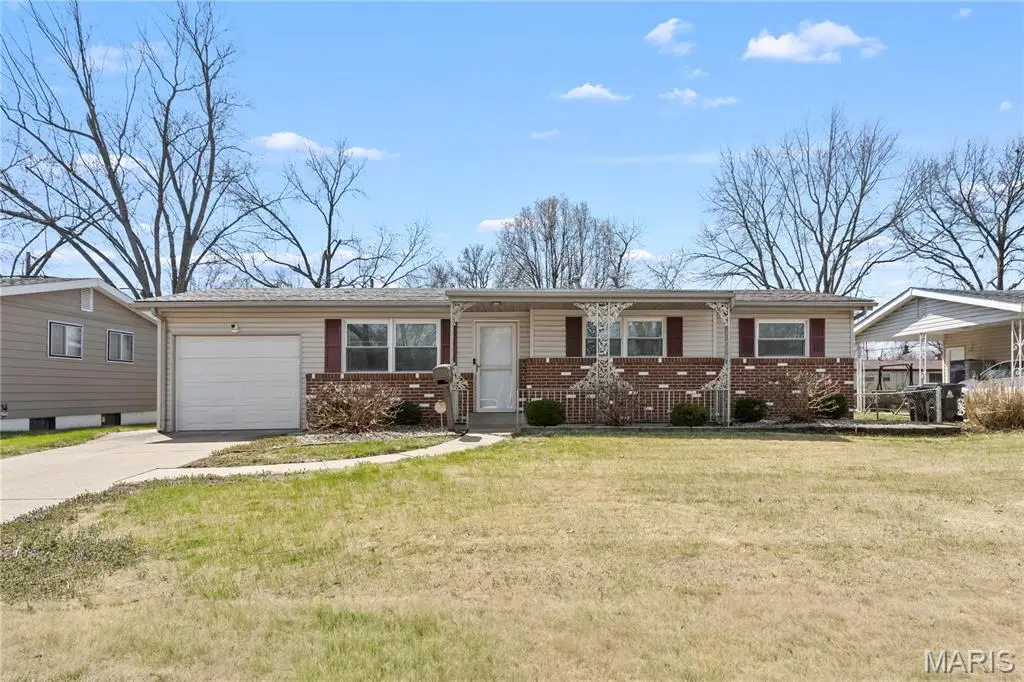 490 Jana Drive, Florissant, MO 63031 - #1
