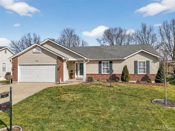 35 Swaying Pine Lane, Winfield, MO 63389