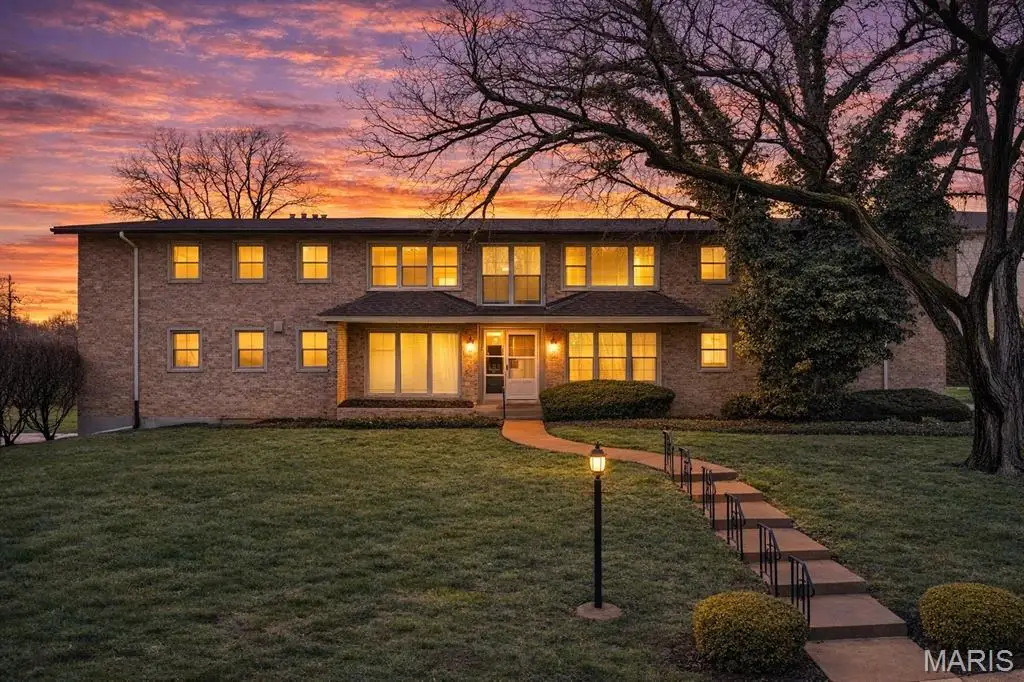 2 Delcrest Court #102, Saint Louis, MO 63124 - #1