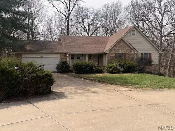 12 Scarlet Oak Court, Lake St Louis, MO 63367