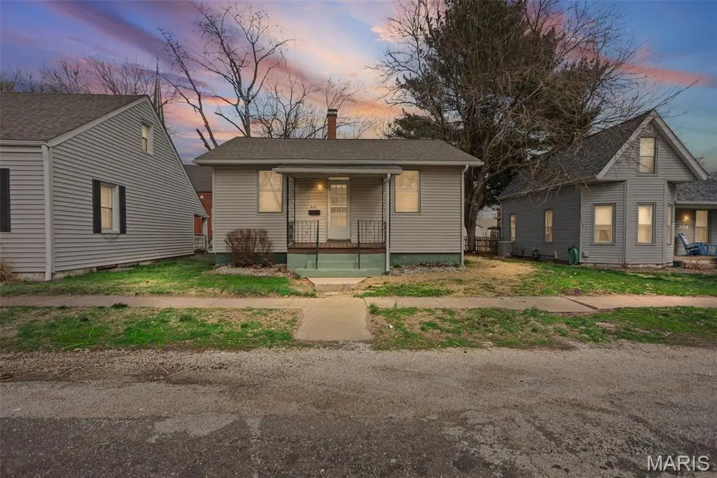 212 W 4th Street, Ofallon, IL 62269 - #1