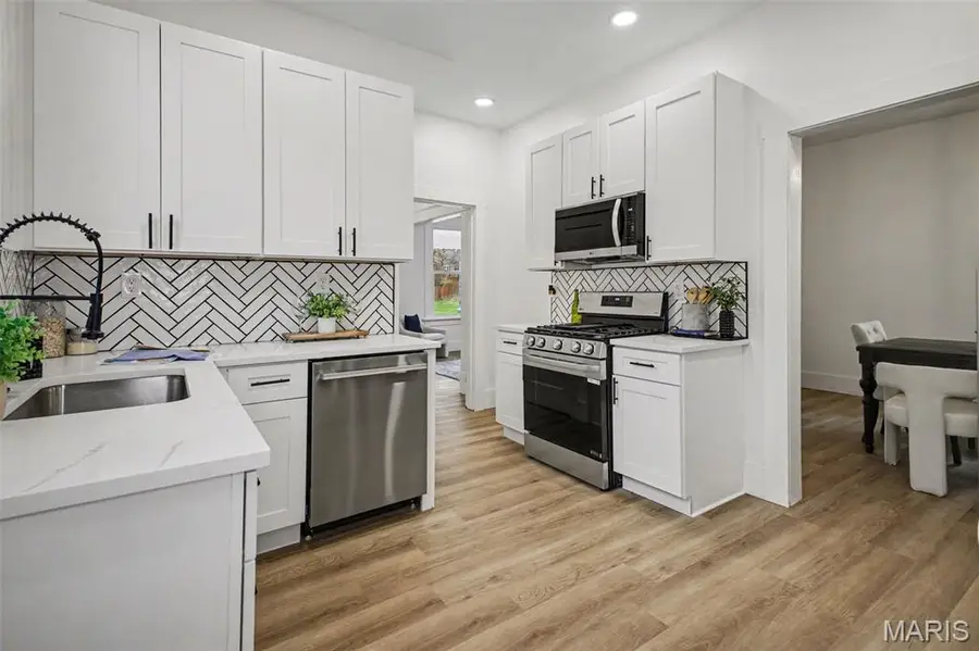 217 S Myrtle Street, Edwardsville, IL 62025 - #2