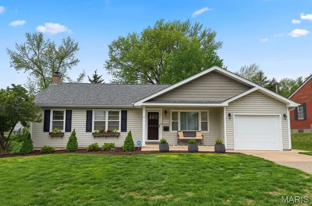 1901 W Adams Street, Saint Charles, MO 63301 - #1