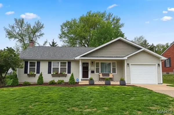 1901 W Adams Street, St Charles, MO 63301