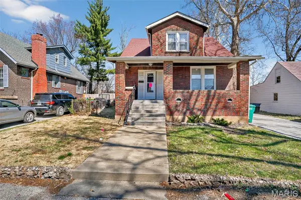 7247 Saint Andrews Place, St Louis, MO 63121