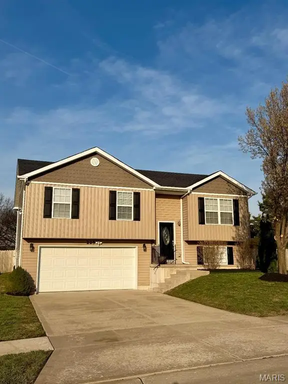 225 Fredde Drive, Wentzville, MO 63385