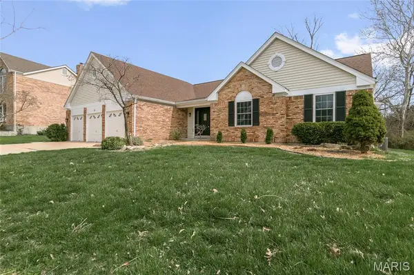 53 Log Hill Lane, Ballwin, MO 63011