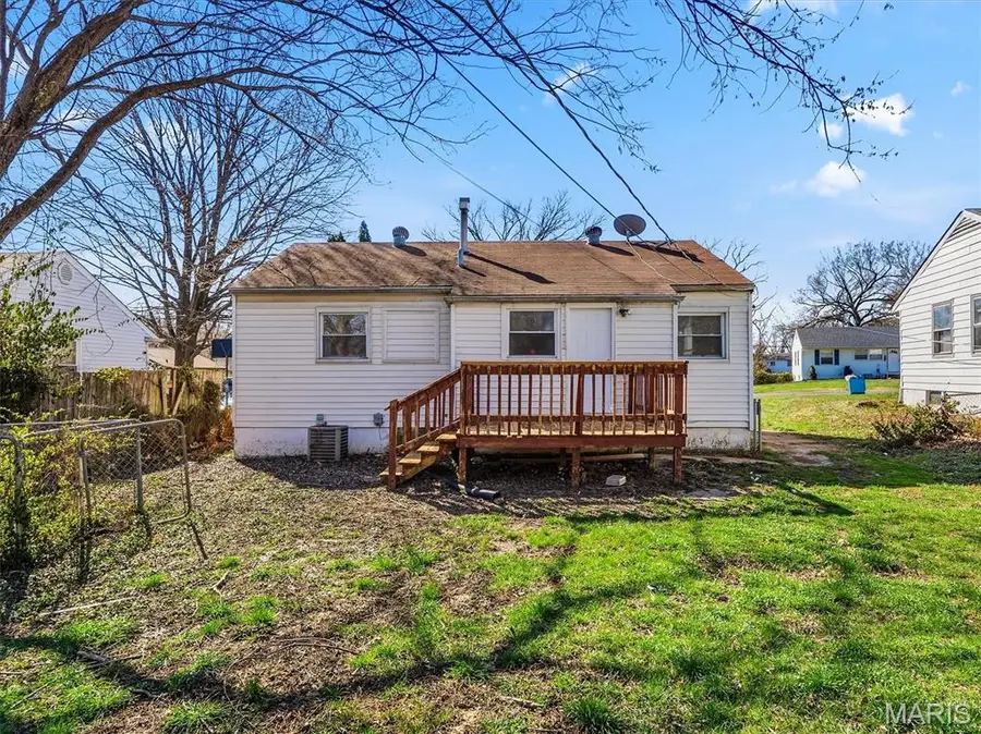 401 Cameron Road, Saint Louis, MO 63137 - #2