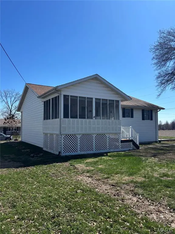 640 Meadowbrook Lane, Centralia, IL 62801 - #3