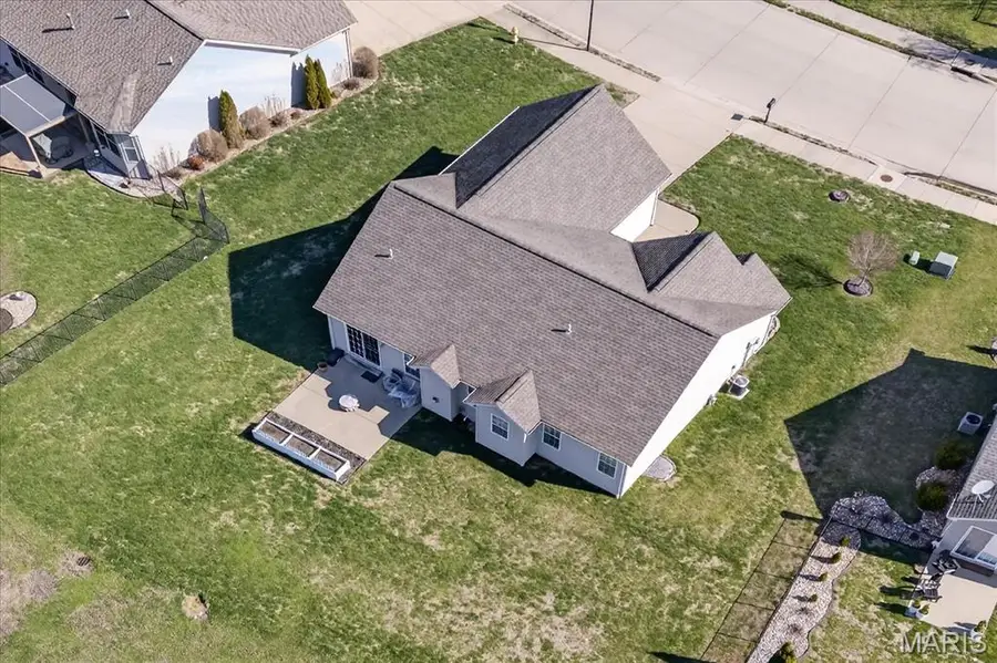 5037 Bristol Hill Dr, Swansea, IL 62269 - #3