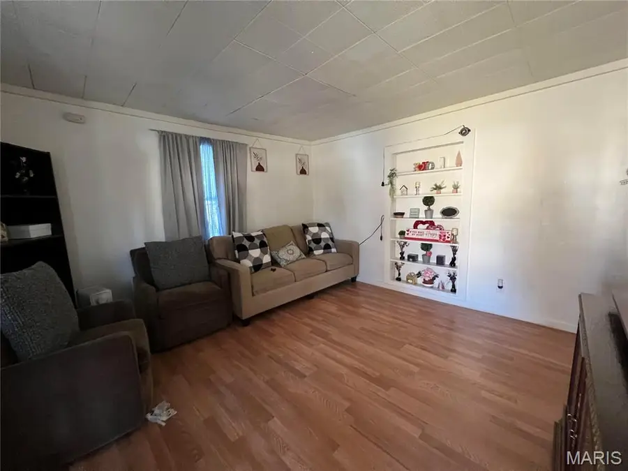 9060 Patrick Drive, Saint John, MO 63114 - #3