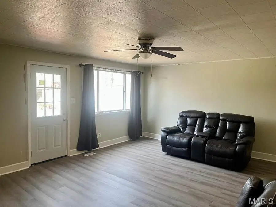 1000 Marie Avenue, Alton, IL 62002 - #3