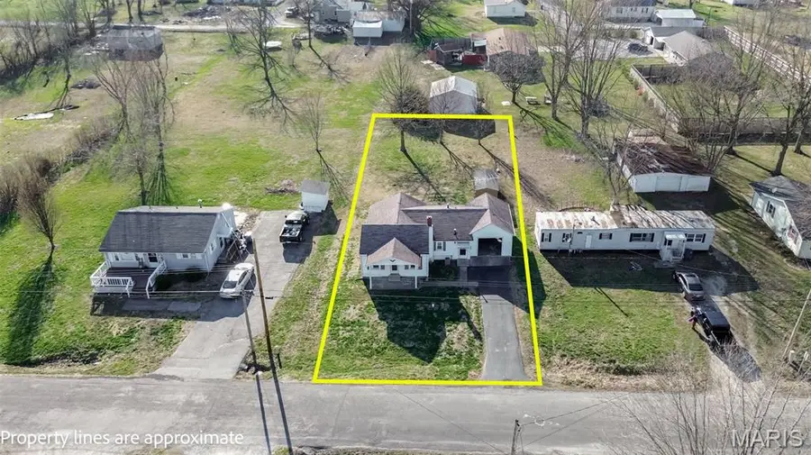 1000 Sumner Street, Jerseyville, IL 62052 - #2