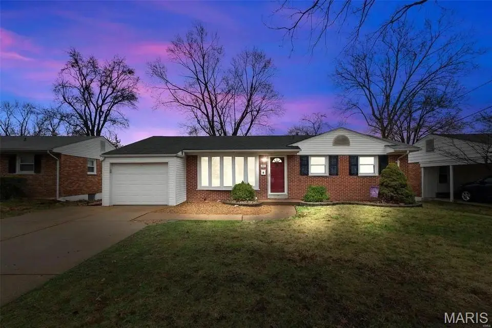 265 W Saint Anthony Lane, Florissant, MO 63031 - #1