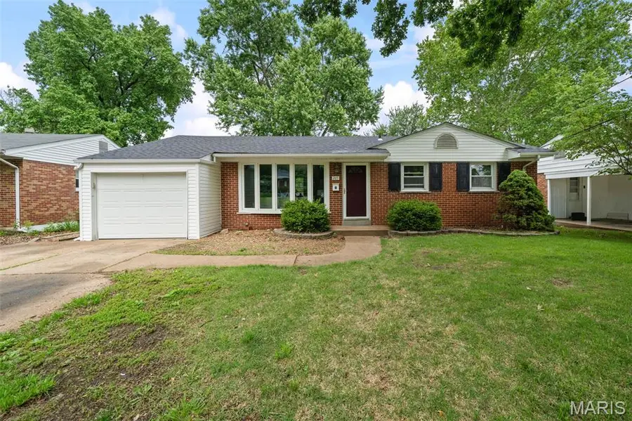 265 W Saint Anthony Lane, Florissant, MO 63031 - #2