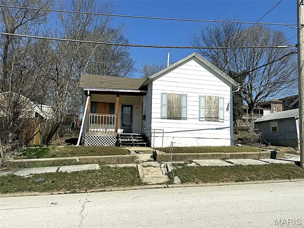 614 Lyon Street, Hannibal, MO 63401 - #1