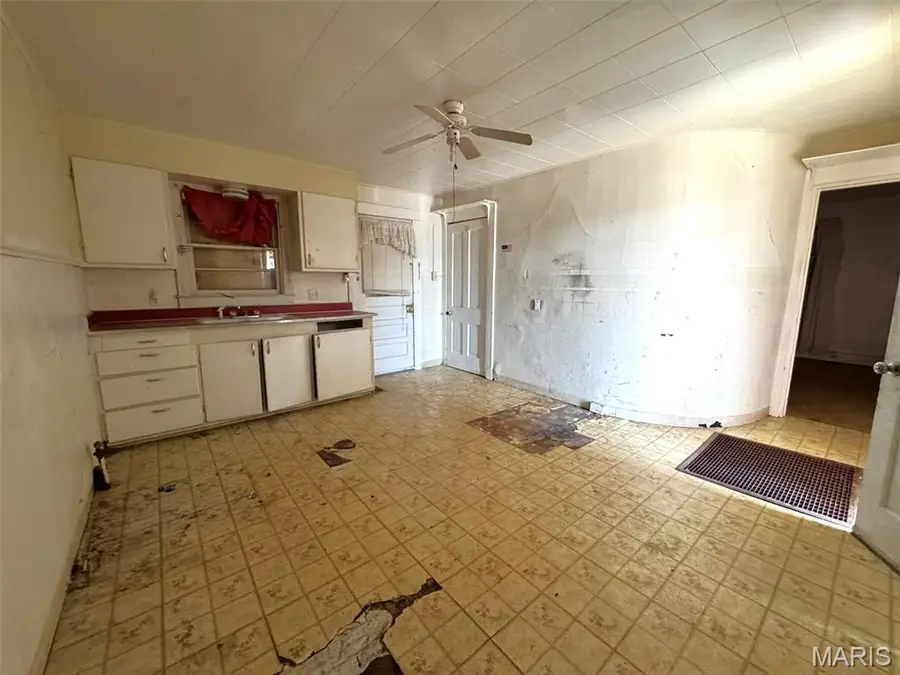 614 Lyon Street, Hannibal, MO 63401 - #3