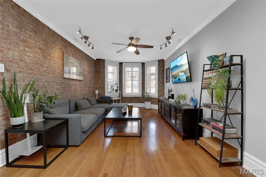 378 N Taylor Avenue #3E, Saint Louis, MO 63108 - #2