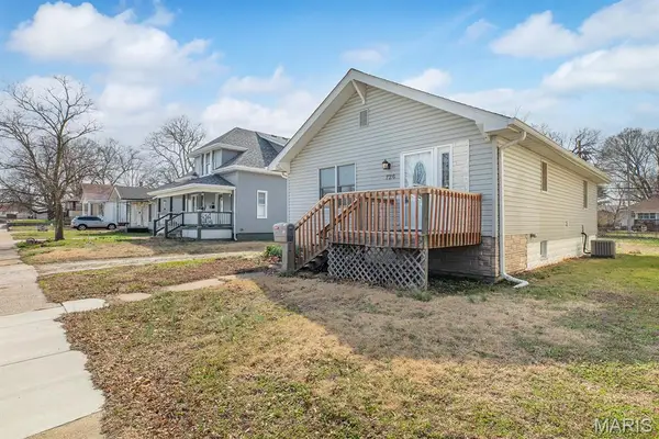 726 Rice Street, Wood River, IL 62095