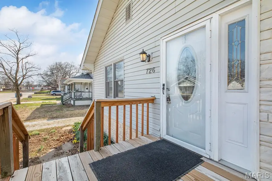 726 Rice Street, Wood River, IL 62095 - #3