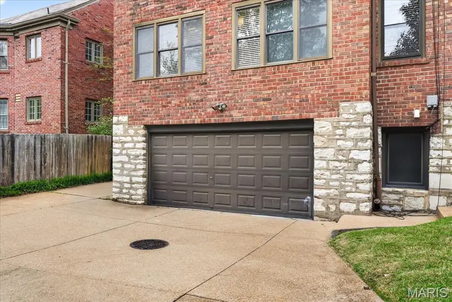 7508 York Drive #A, Saint Louis, MO 63105 - #3