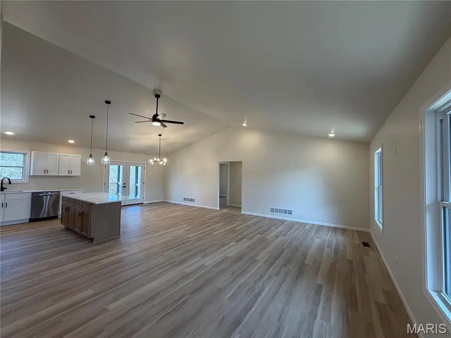 5722 Brady Rd, Hannibal, MO 63401 - #2